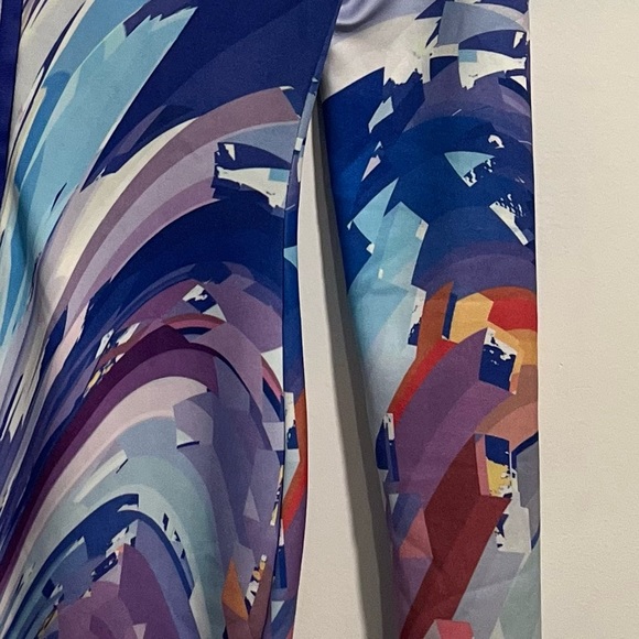 BEBE Bodycon Long Sleeve Swirled Fitted Dress - Picture 8 of 12